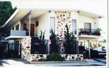 621 S Wilton Pl in Los Angeles, CA - Building Photo - Building Photo