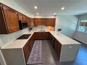 2289 N Juneway Terrace in Fayetteville, AR - Foto de edificio - Building Photo