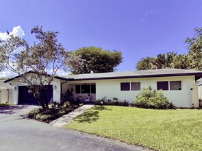 771 NW 34th St in Oakland Park, FL - Building Photo - Building Photo