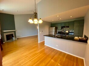 5S510 Scots Dr in Naperville, IL - Building Photo - Building Photo