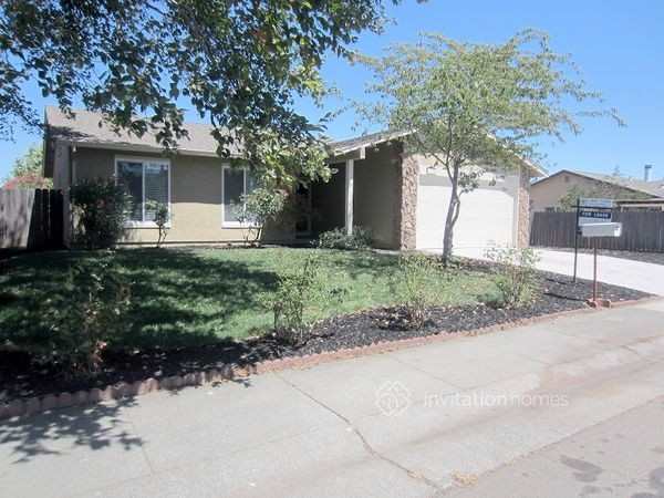 1122 Whipporwill Way in Suisun City, CA - Building Photo - Building Photo