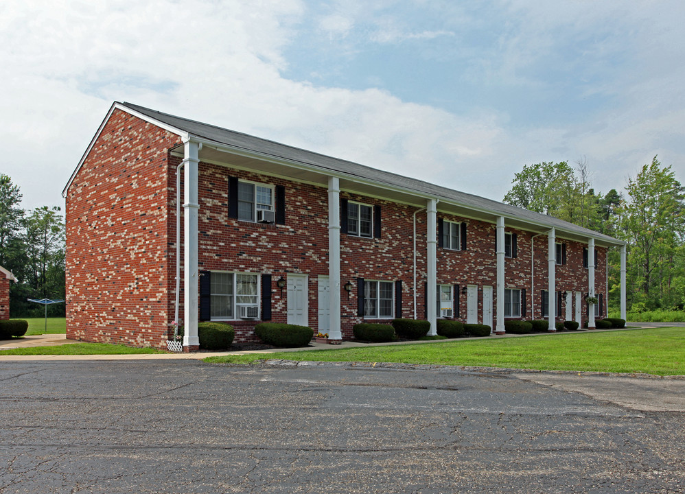 14746 Auburn Rd in Newbury, OH - Building Photo