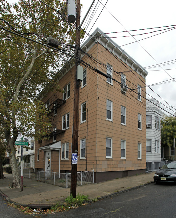 94 Stuyvesant Ave in Jersey City, NJ - Building Photo