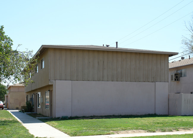 927 N Vicentia Ave in Corona, CA - Building Photo - Building Photo