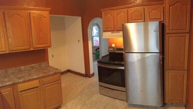 1134 Bertch Ave in Waterloo, IA - Building Photo - Building Photo