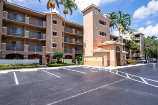 12547 Imperial Isle Dr, Unit 208 in Boynton Beach, FL - Building Photo
