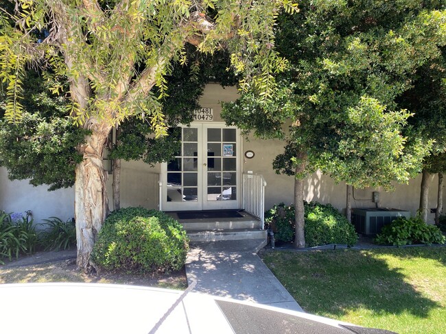 10481 Riverside Dr, Unit 10481