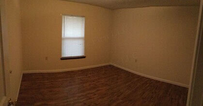 503 Broad St in Greenfield, MO - Building Photo - Building Photo