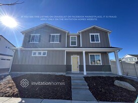 22272 E 39th Ave in Aurora, CO - Building Photo