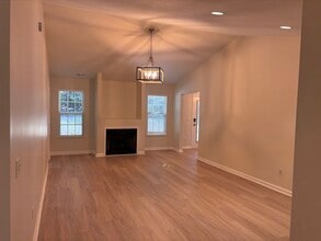 83 Birkshire Way in Fletcher, NC - Building Photo - Building Photo