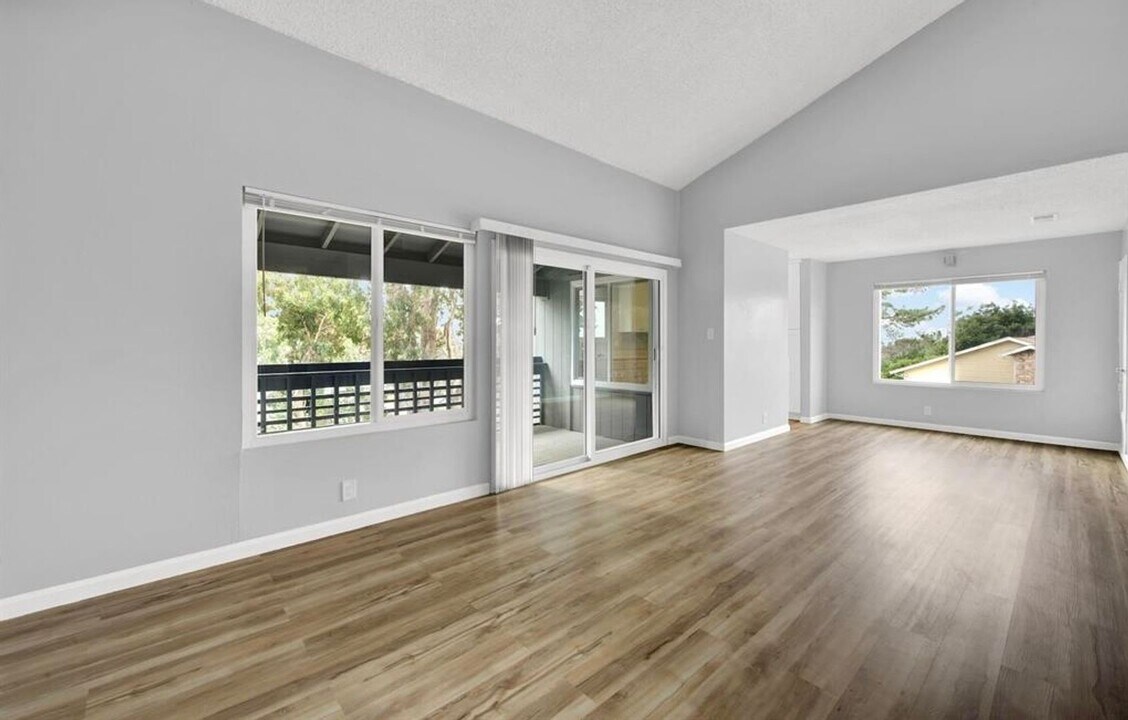 355 Parkview Terrace in Vallejo, CA - Building Photo