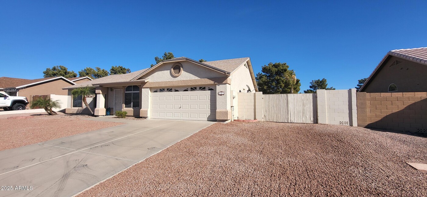 963 N Hillridge in Mesa, AZ - Building Photo