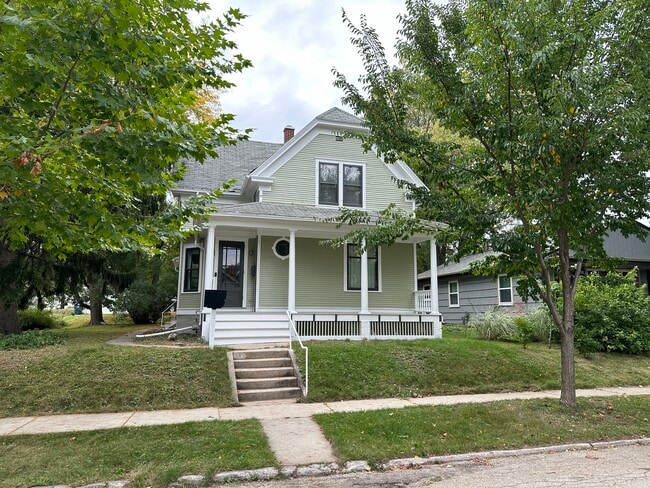 property at 125 S Garfield Ave
