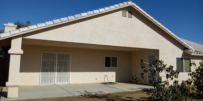 7816 Grand Ave in Yucca Valley, CA - Building Photo - Building Photo