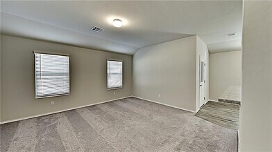 1928 Timber Dale Dr in Shawnee, OK - Building Photo - Building Photo