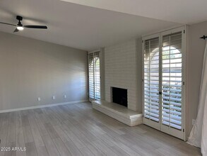 6221 E Gelding Dr in Scottsdale, AZ - Building Photo - Building Photo