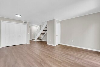 803 E Broad St in West Point, MS - Foto de edificio - Building Photo