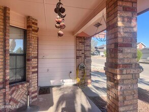 7721 Waterhouse Dr in El Paso, TX - Building Photo - Building Photo