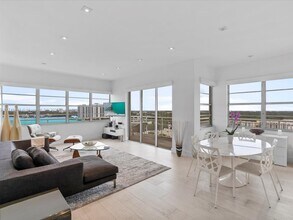 18011 Biscayne Blvd in Aventura, FL - Building Photo - Building Photo