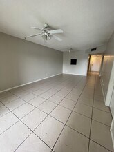 7801 S Colony Cir in Tamarac, FL - Building Photo - Building Photo