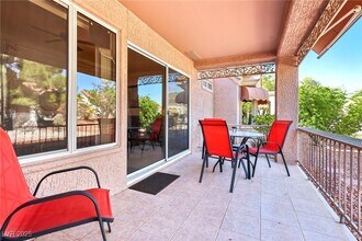 3013 Sungold Dr in Las Vegas, NV - Foto de edificio - Building Photo