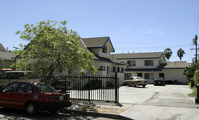 116 E Avenue 45 in Los Angeles, CA - Foto de edificio - Building Photo