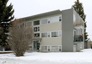 2736 40th St SW in Calgary, AB - Building Photo - Building Photo