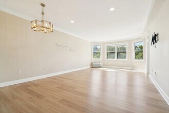 30 Freedomway in Jersey City, NJ - Building Photo - Building Photo
