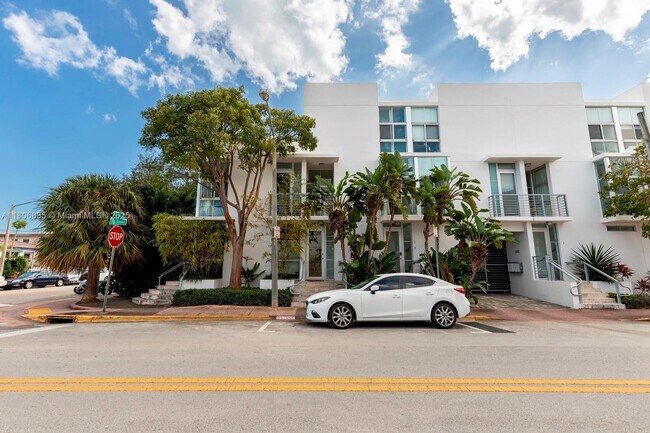 600 76th St in Miami Beach, FL - Building Photo - Building Photo