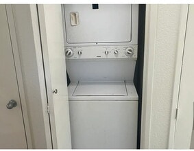 455 Cherry Ln in Manteca, CA - Building Photo - Building Photo