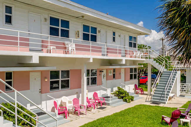 Marine Villas in Hollywood, FL - Building Photo - Building Photo