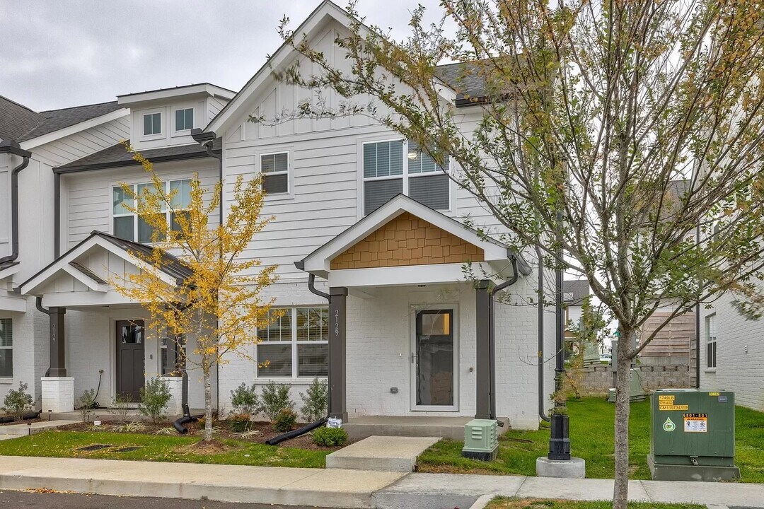 2129 Bayport Ave in Old Hickory, TN - Building Photo