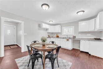 4238 Laurel Rd in Lorain, OH - Building Photo - Building Photo