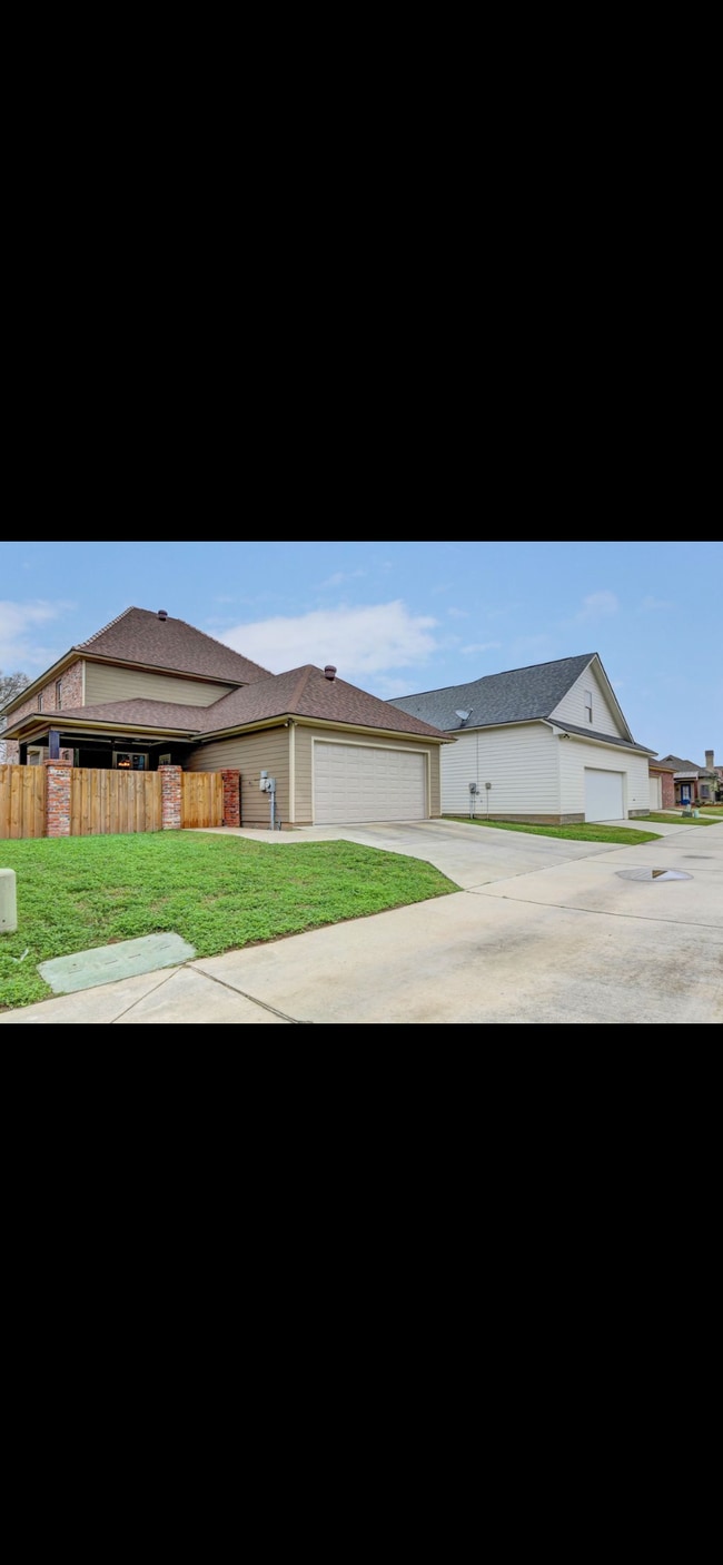 505 N Montauban Dr in Lafayette, LA - Building Photo - Building Photo