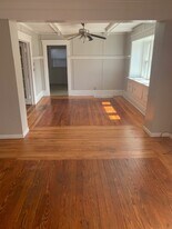 300 Ferguson St in Lansing, MI - Building Photo