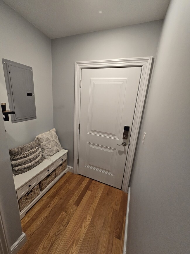 216 E Eagle St, Unit 7 in Boston, MA - Building Photo - Building Photo