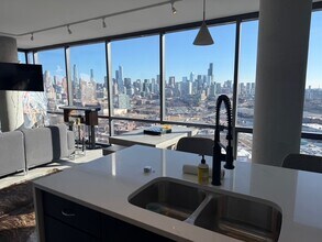 860 W Blackhawk St, Unit Blackhawk in Chicago, IL - Foto de edificio - Building Photo