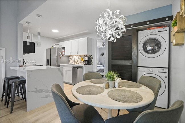 4880 SW 64th Ave in Davie, FL - Building Photo - Building Photo