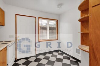 7616 NE Everett St in Portland, OR - Building Photo - Building Photo