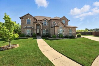 1523 Diamond Creek Ln in Kennedale, TX - Building Photo - Building Photo