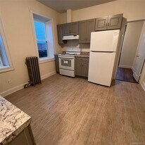 451 S Tenth Ave in Mount Vernon, NY - Building Photo