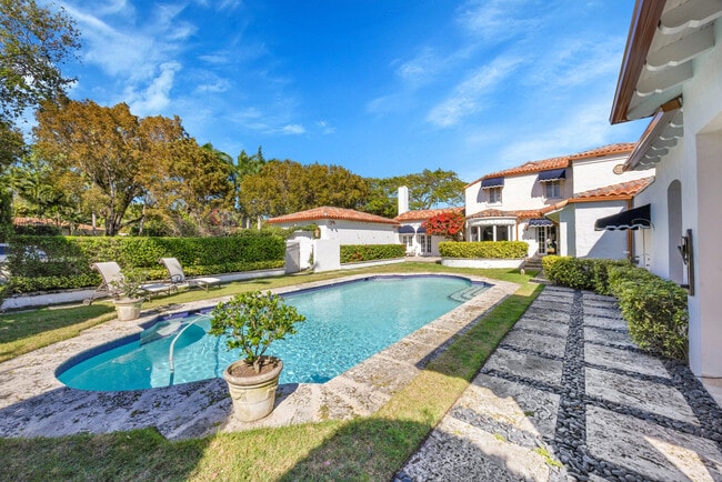 4504 Alhambra Cir in Coral Gables, FL - Building Photo - Building Photo