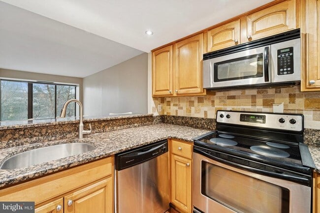 property at 2001 Hamilton St