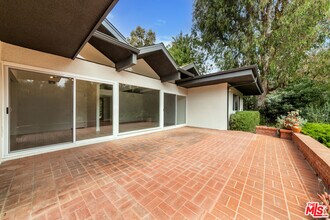 656 N Bonhill Rd in Los Angeles, CA - Building Photo - Building Photo