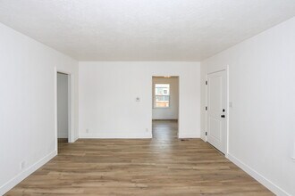 1058 S Roberta St in Salt Lake City, UT - Foto de edificio - Building Photo