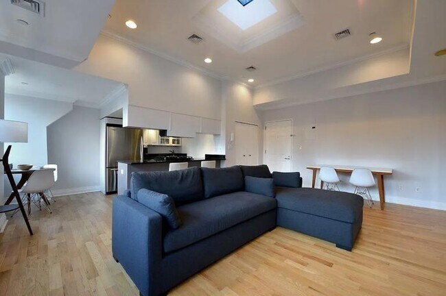 property at 25 Murray St