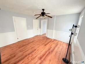 240 Wood Ave in Bridgeport, CT - Building Photo - Building Photo