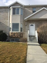 8524 S 2700 W in West Jordan, UT - Foto de edificio - Building Photo