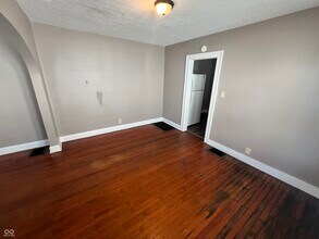 896 N Gladstone Ave in Indianapolis, IN - Building Photo - Building Photo