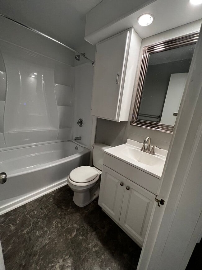 property at 1831 S Oneida St